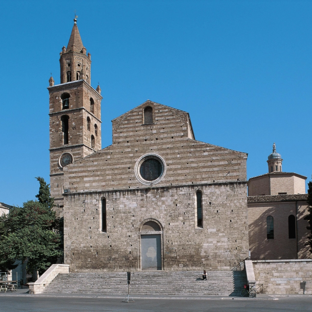 L'immagine rappresenta uno scorcio di Teramo, punto di presenza dove è disponibile tutta la creatività di OsaComunicare